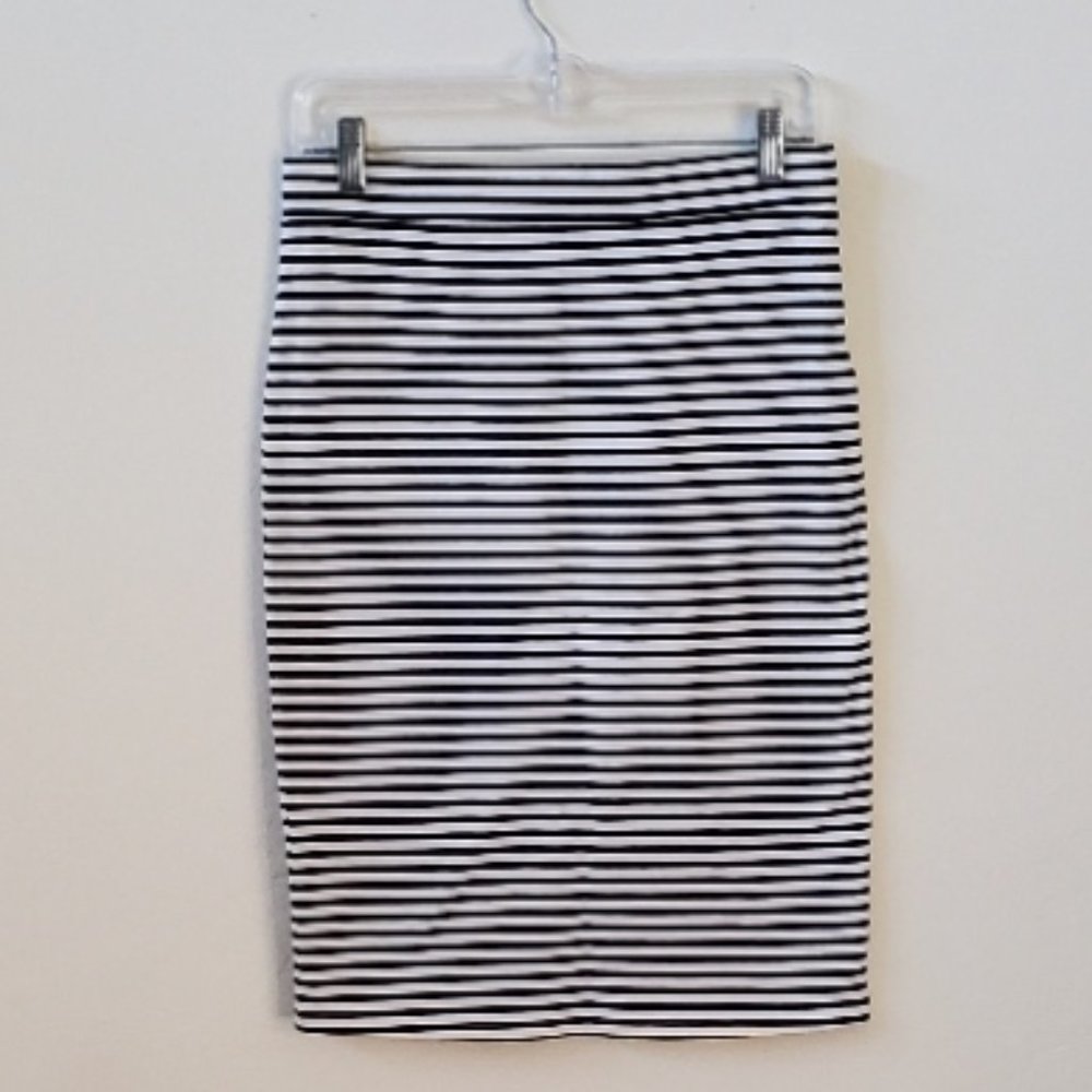 Roxy Striped Stretchy B&W Pencil Skirt Medium